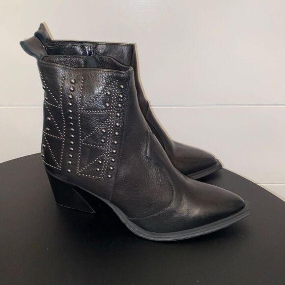 Emanuele Crasto Booties Sz 8 Black Leather Studded Pointed Toe Block Heel Ankle - Picture 3 of 9
